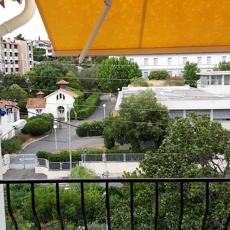 Plateau Notre Dame Apartment *